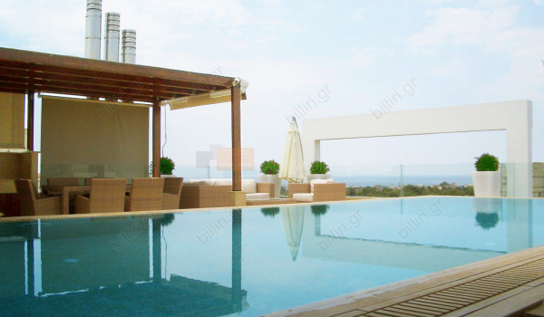 Πισίνα - θέα . Swimming pool - view